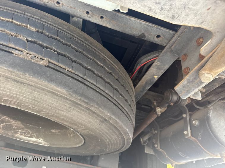 image for item DJ7992 2001 Blue Bird All American school bus