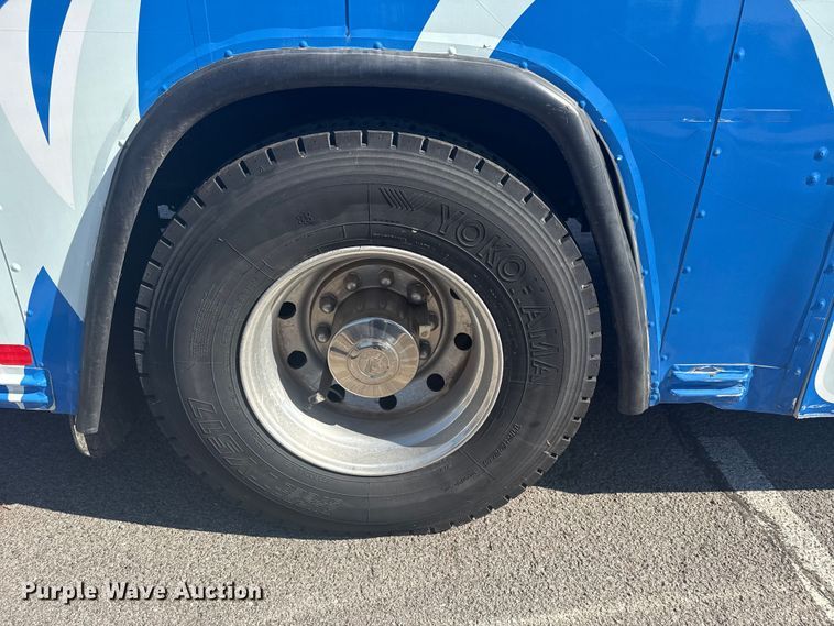 image for item DJ7992 2001 Blue Bird All American school bus