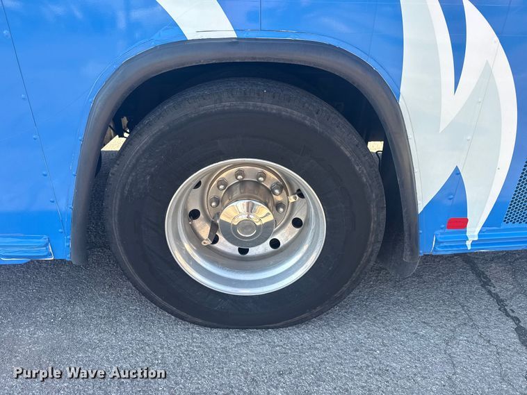 image for item DJ7992 2001 Blue Bird All American school bus