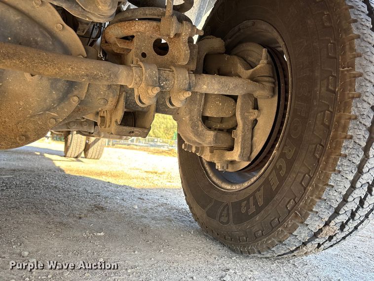 image for item DK0017 2013 RAM 3500 flatbed pickup truck