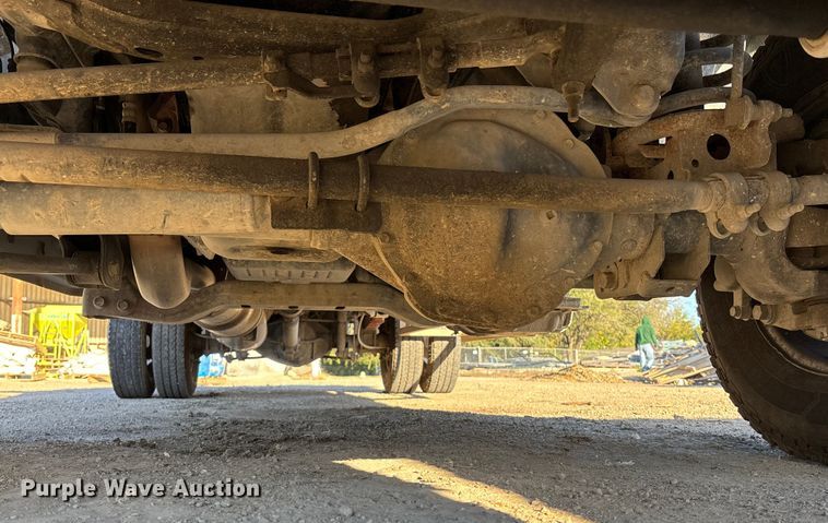 image for item DK0017 2013 RAM 3500 flatbed pickup truck