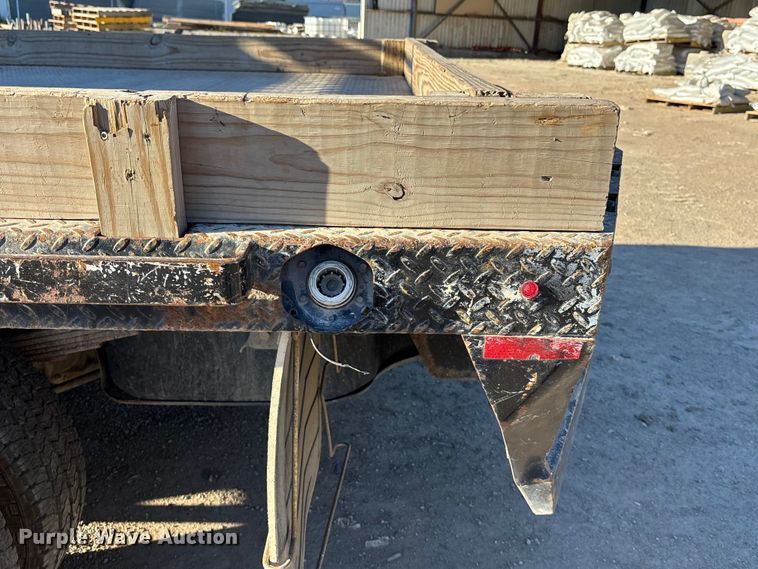 image for item DK0017 2013 RAM 3500 flatbed pickup truck