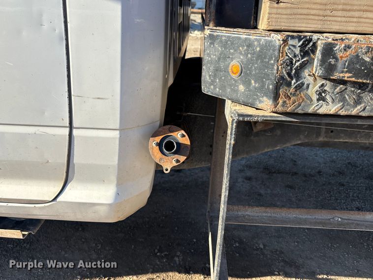 image for item DK0017 2013 RAM 3500 flatbed pickup truck