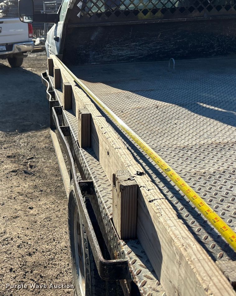 image for item DK0017 2013 RAM 3500 flatbed pickup truck