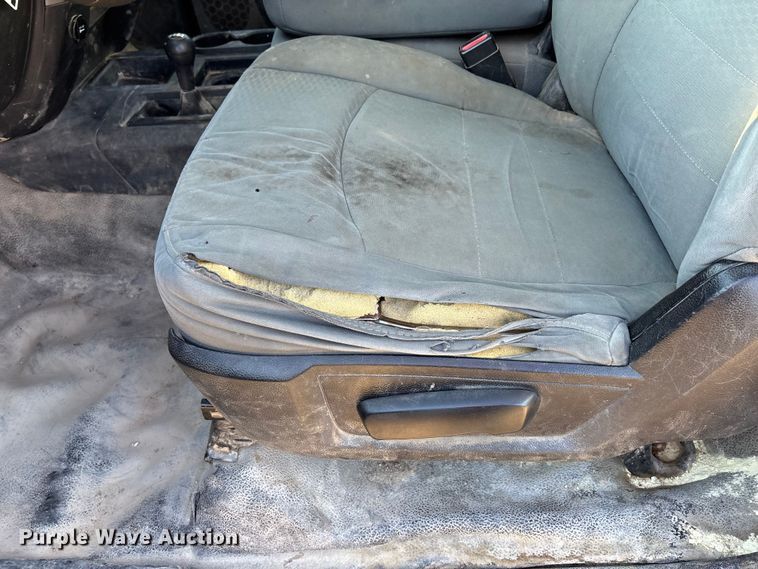 image for item DK0017 2013 RAM 3500 flatbed pickup truck