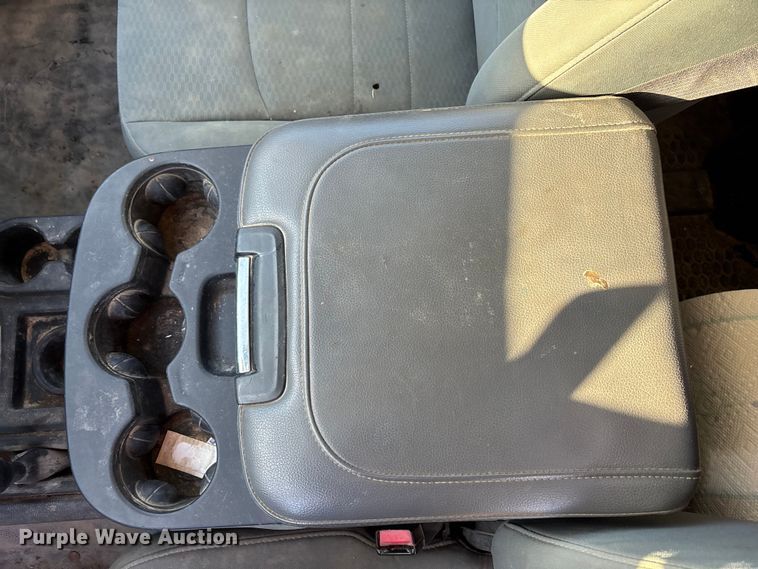 image for item DK0017 2013 RAM 3500 flatbed pickup truck