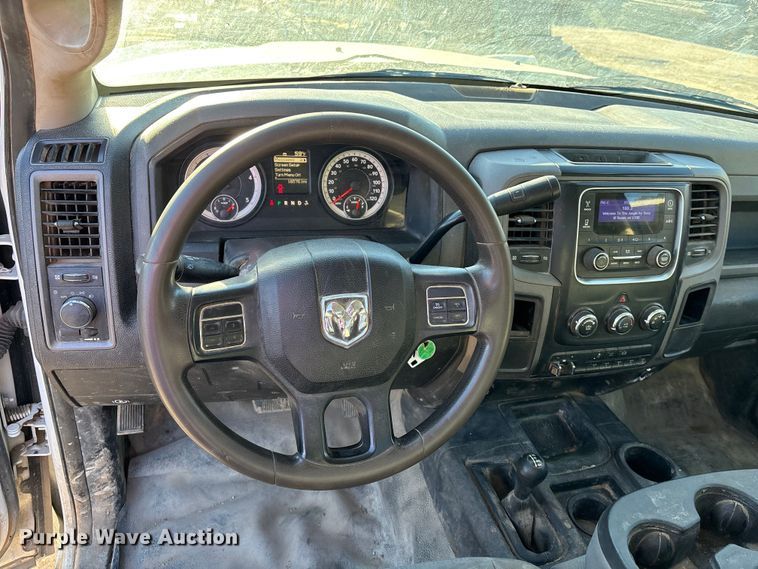 image for item DK0017 2013 RAM 3500 flatbed pickup truck