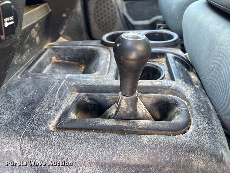 image for item DK0017 2013 RAM 3500 flatbed pickup truck