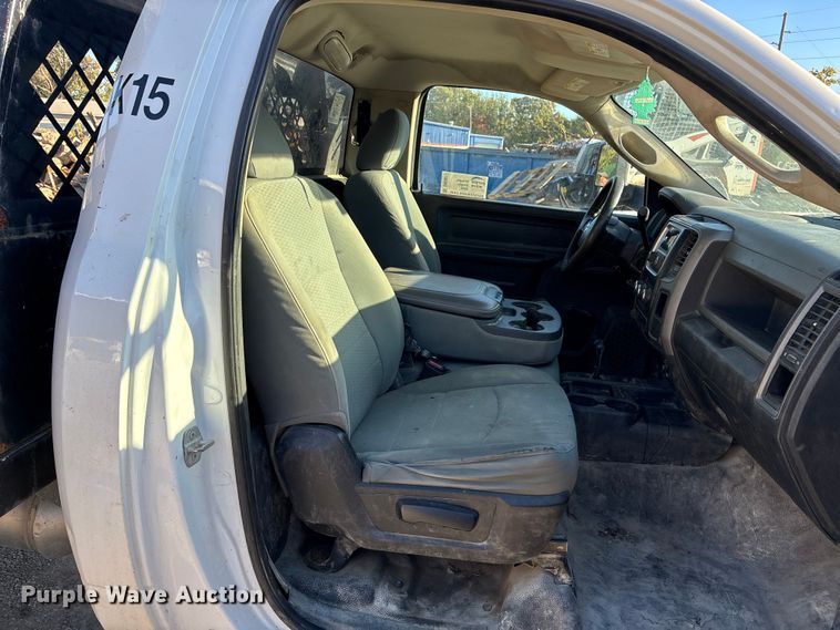 image for item DK0017 2013 RAM 3500 flatbed pickup truck