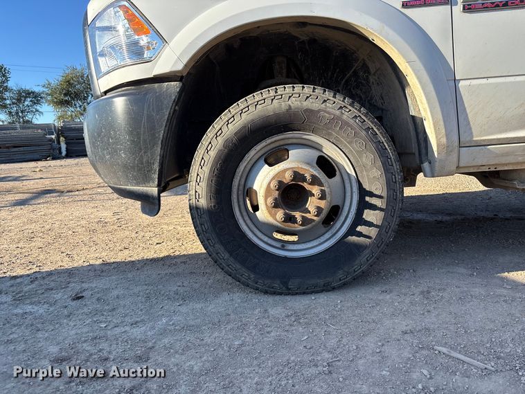 image for item DK0017 2013 RAM 3500 flatbed pickup truck