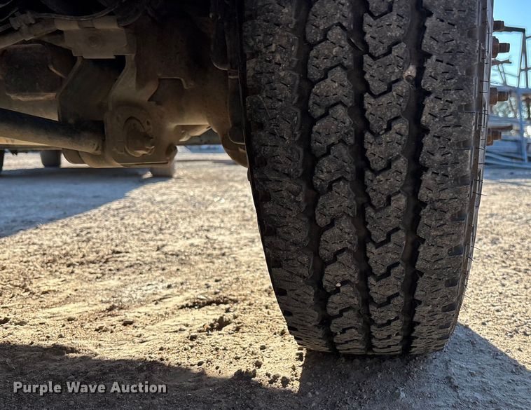 image for item DK0017 2013 RAM 3500 flatbed pickup truck