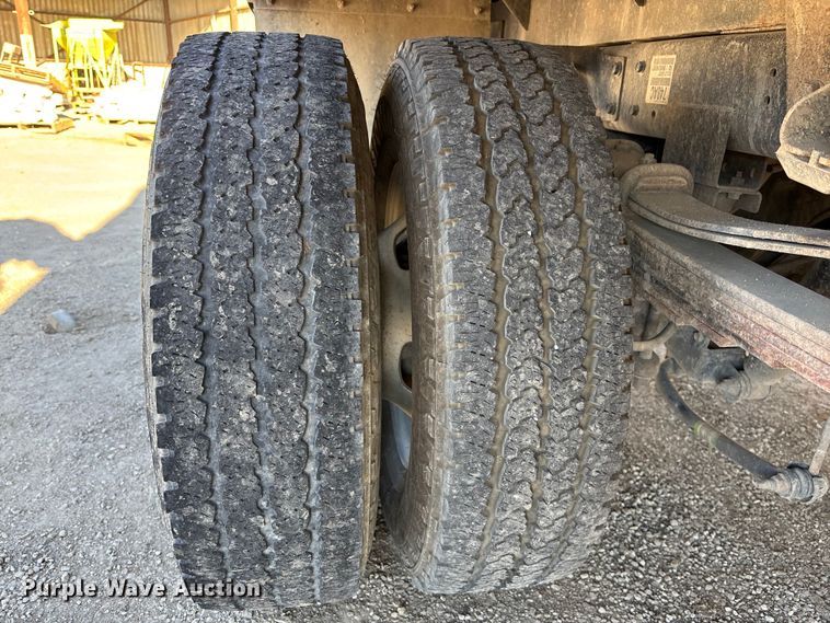 image for item DK0017 2013 RAM 3500 flatbed pickup truck