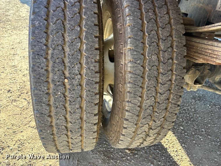 image for item DK0017 2013 RAM 3500 flatbed pickup truck