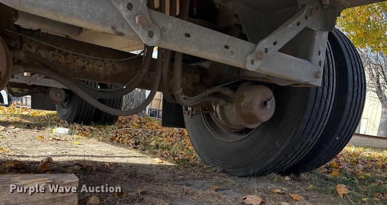 image for item DK0111 2013 Great Dane FXP002400048 flatbed trailer