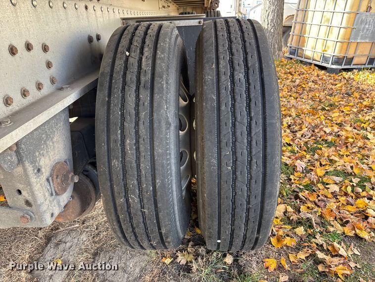 image for item DK0111 2013 Great Dane FXP002400048 flatbed trailer