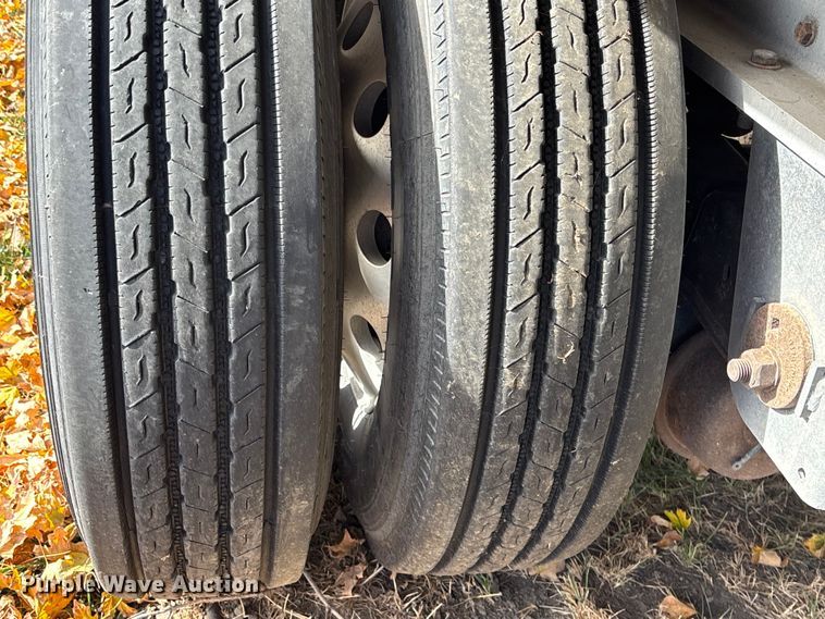 image for item DK0111 2013 Great Dane FXP002400048 flatbed trailer