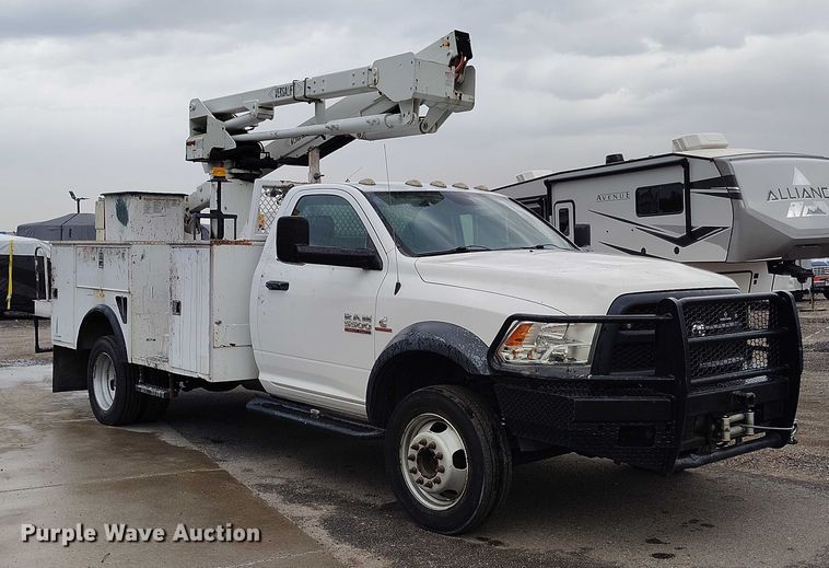 CAMIóN CON CANASTILLA 2015 RAM VERSALIFT