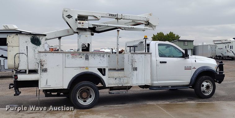 CAMIóN CON CANASTILLA 2015 RAM VERSALIFT