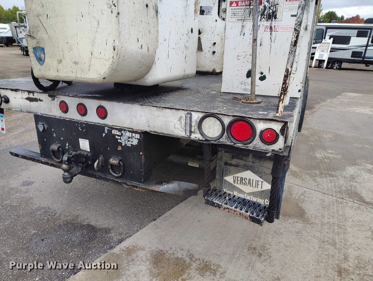 image for item DP5051 2015 RAM 5500 bucket truck