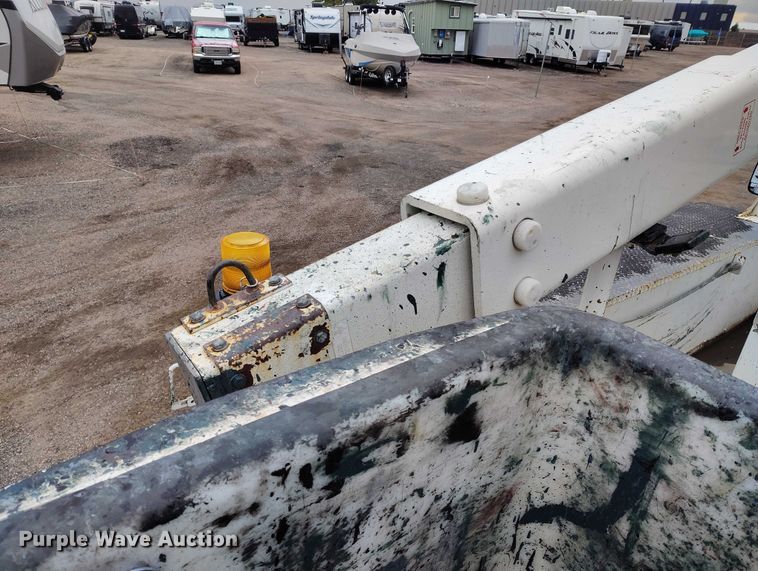 image for item DP5051 2015 RAM 5500 bucket truck