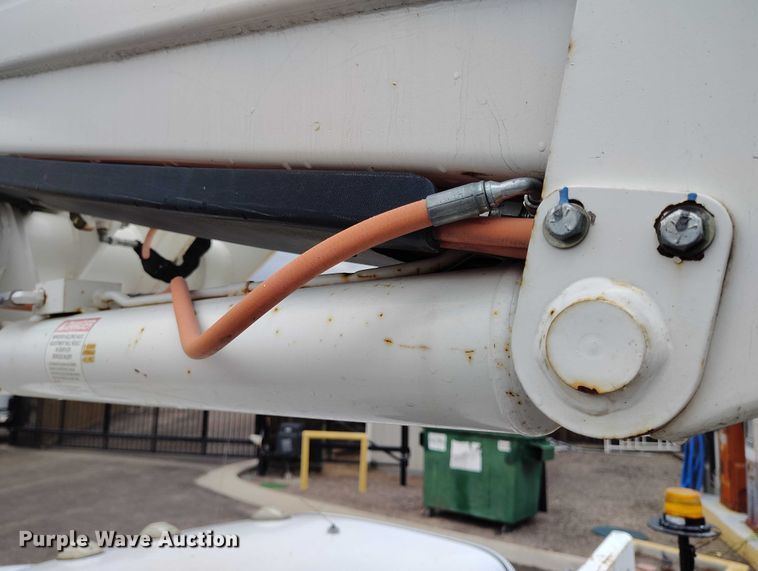 image for item DP5051 2015 RAM 5500 bucket truck