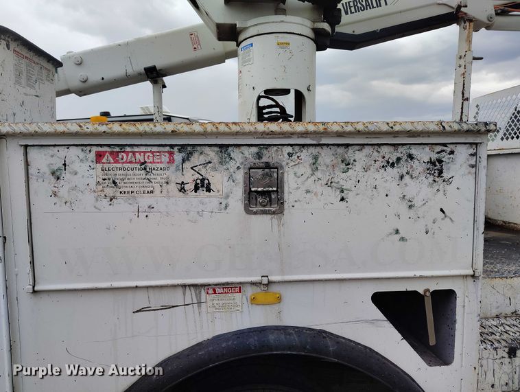 image for item DP5051 2015 RAM 5500 bucket truck