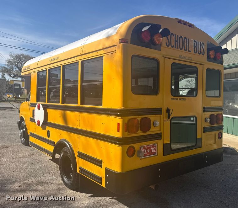 image for item DQ4126 2007 Chevrolet Express 3500 school bus