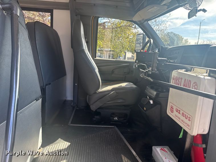 image for item DQ4126 2007 Chevrolet Express 3500 school bus