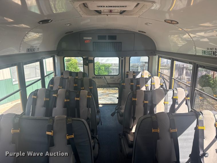 image for item DQ4126 2007 Chevrolet Express 3500 school bus