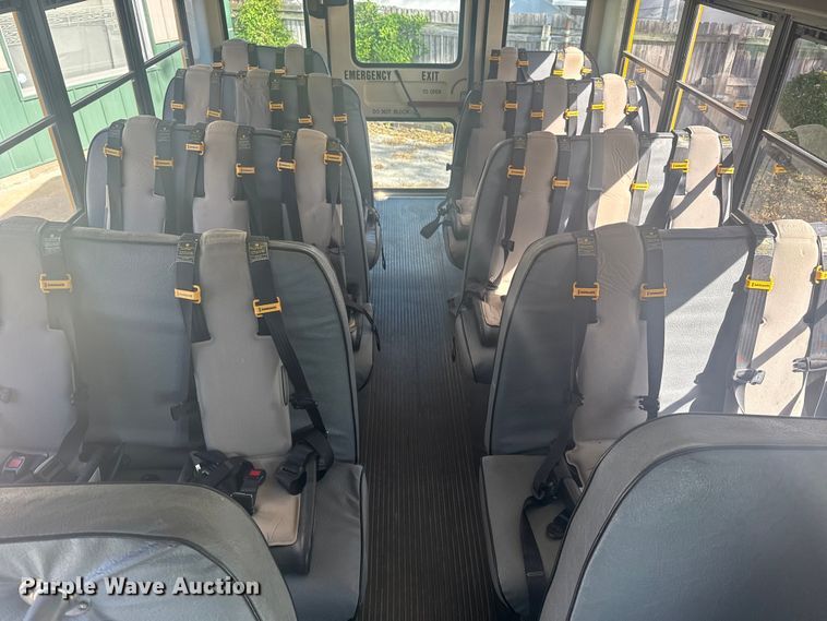 image for item DQ4126 2007 Chevrolet Express 3500 school bus