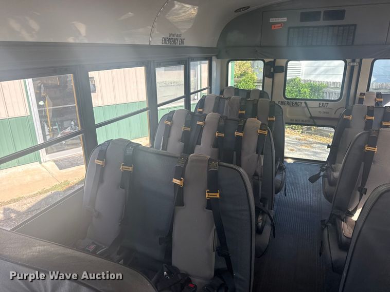 image for item DQ4126 2007 Chevrolet Express 3500 school bus