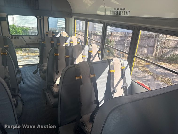 image for item DQ4126 2007 Chevrolet Express 3500 school bus