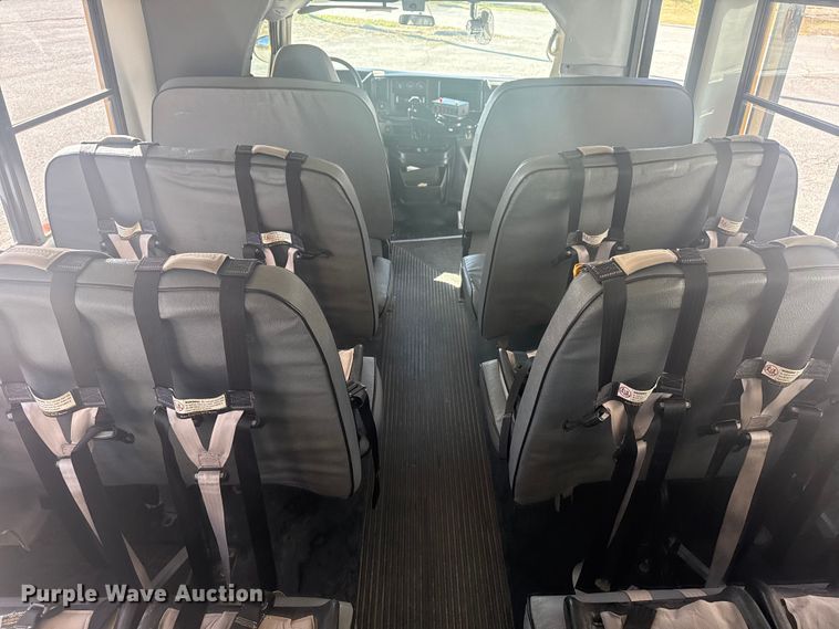 image for item DQ4126 2007 Chevrolet Express 3500 school bus