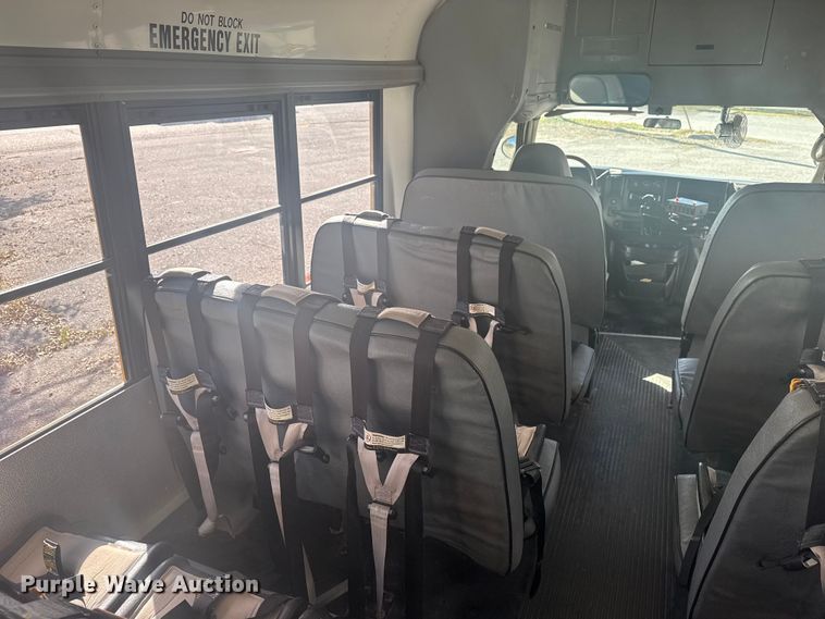 image for item DQ4126 2007 Chevrolet Express 3500 school bus