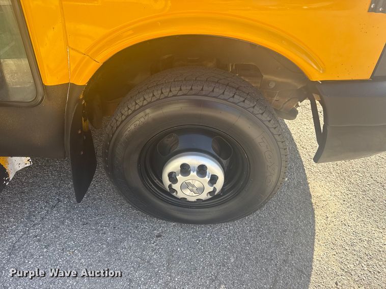 image for item DQ4126 2007 Chevrolet Express 3500 school bus