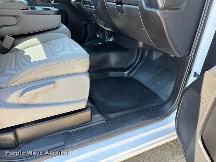 image for item DU1371 2016 Chevrolet  Silverado 1500 pickup truck