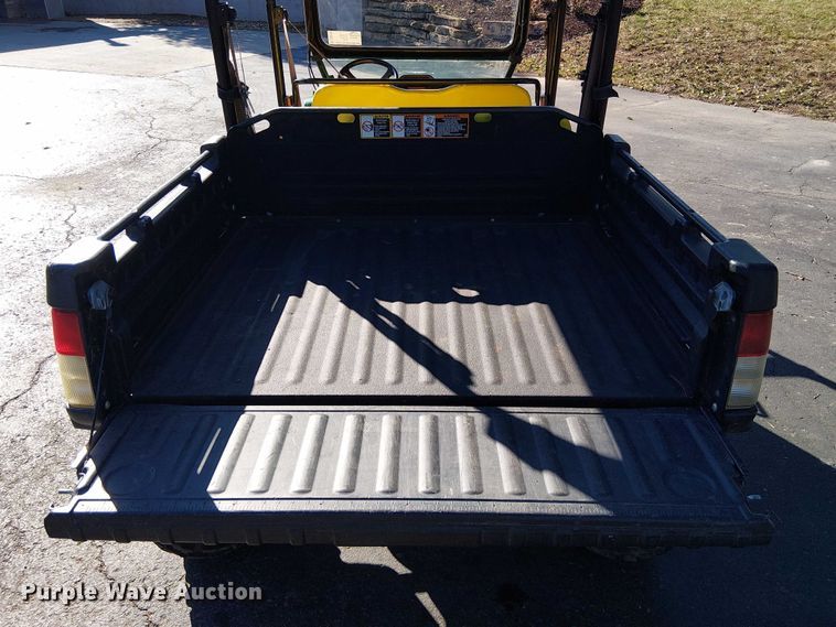 image for item DU3739 2019 John Deere Gator XUV 825M S4 utility vehicle