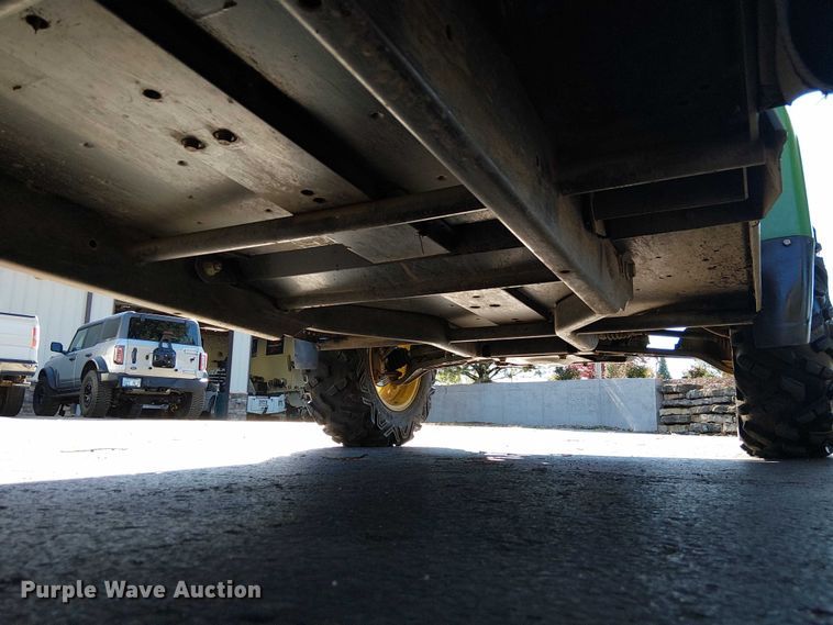 image for item DU3739 2019 John Deere Gator XUV 825M S4 utility vehicle