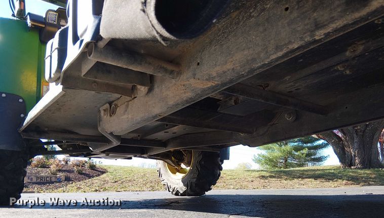 image for item DU3739 2019 John Deere Gator XUV 825M S4 utility vehicle