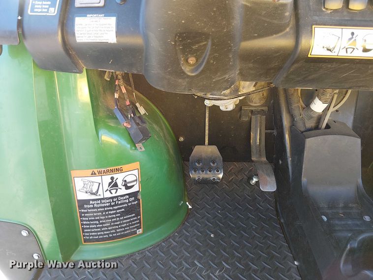 image for item DU3739 2019 John Deere Gator XUV 825M S4 utility vehicle