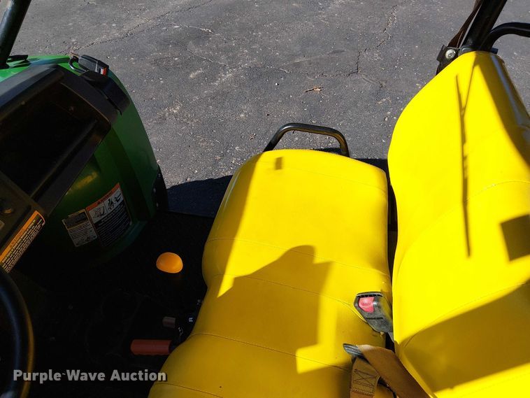 image for item DU3739 2019 John Deere Gator XUV 825M S4 utility vehicle