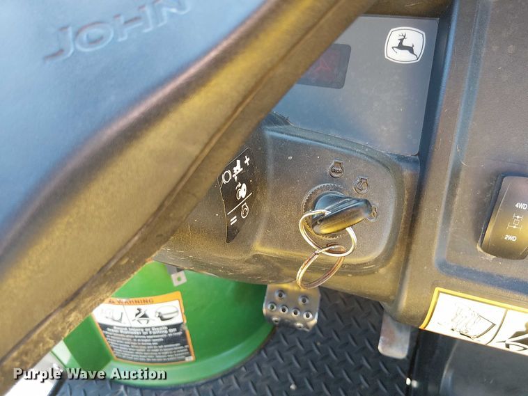 image for item DU3739 2019 John Deere Gator XUV 825M S4 utility vehicle