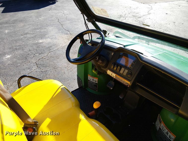 image for item DU3739 2019 John Deere Gator XUV 825M S4 utility vehicle