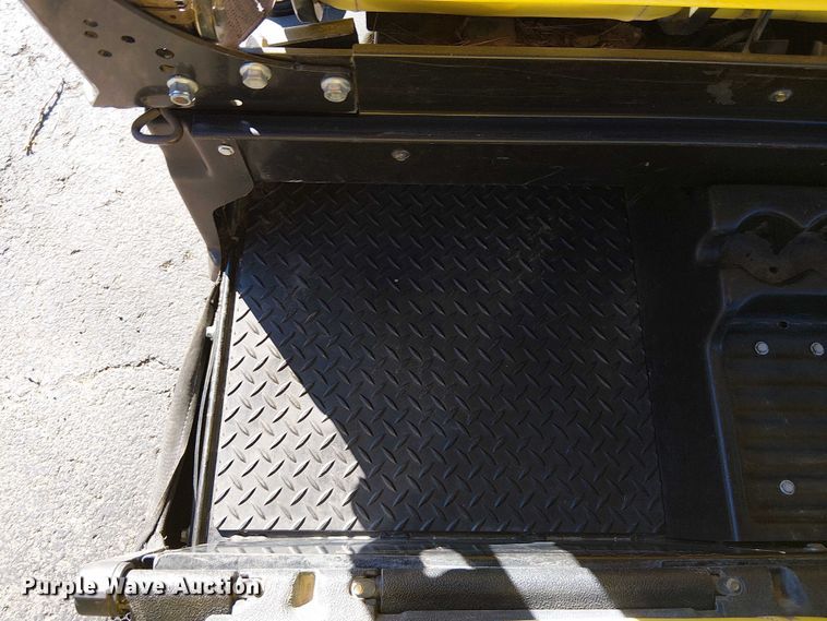 image for item DU3739 2019 John Deere Gator XUV 825M S4 utility vehicle