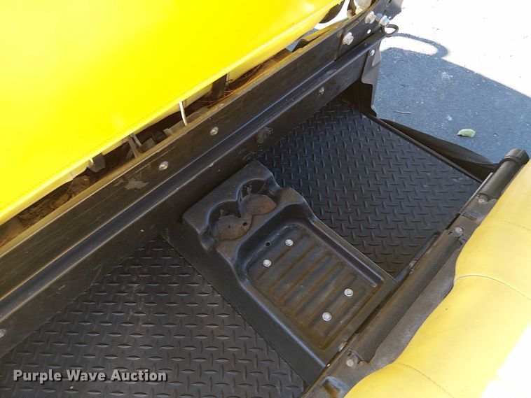 image for item DU3739 2019 John Deere Gator XUV 825M S4 utility vehicle