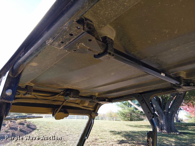 image for item DU3739 2019 John Deere Gator XUV 825M S4 utility vehicle