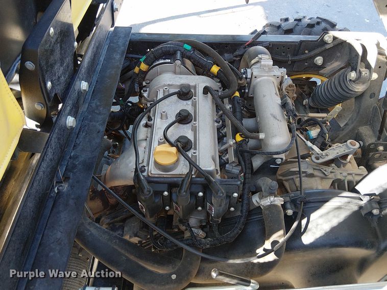 image for item DU3739 2019 John Deere Gator XUV 825M S4 utility vehicle