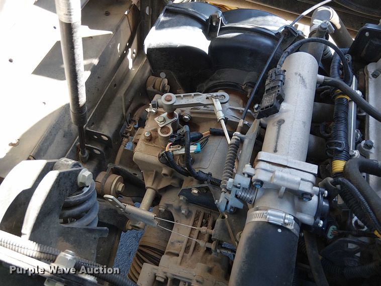 image for item DU3739 2019 John Deere Gator XUV 825M S4 utility vehicle