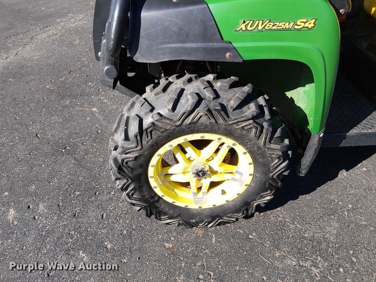image for item DU3739 2019 John Deere Gator XUV 825M S4 utility vehicle
