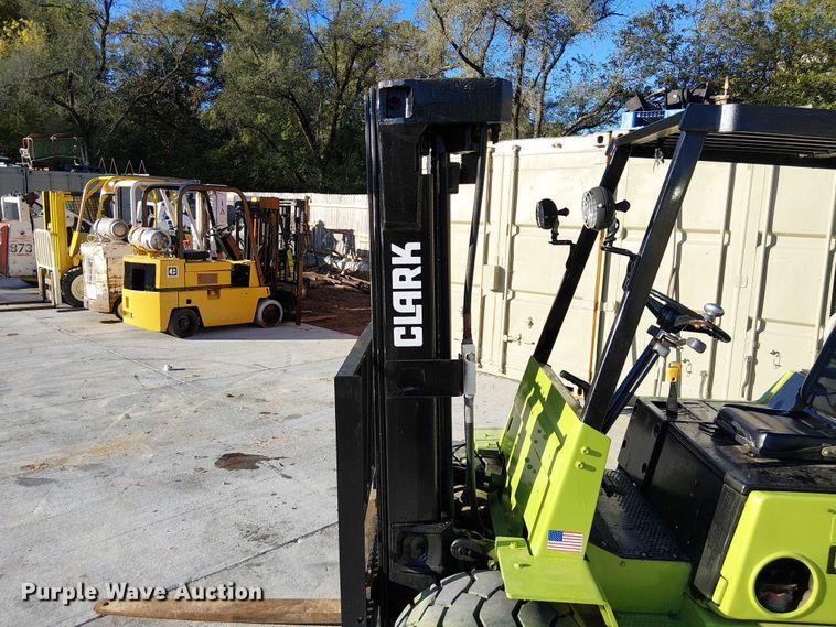 image for item DU3741 Clark GPS25I forklift